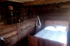 Arvo-Aavik-Abruka-Taastatud-kulalisteonn-seestvaade